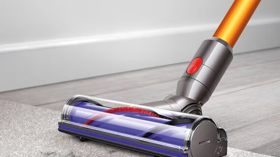 Aspirator Dyson V8, 500 €